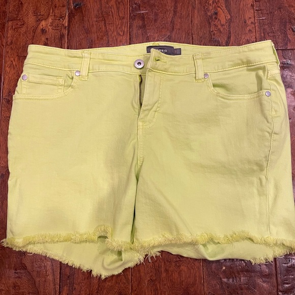 Torrid Women's Shorts Size 14 Wash Stretch High-Rise Neon - Picture 2 of 7